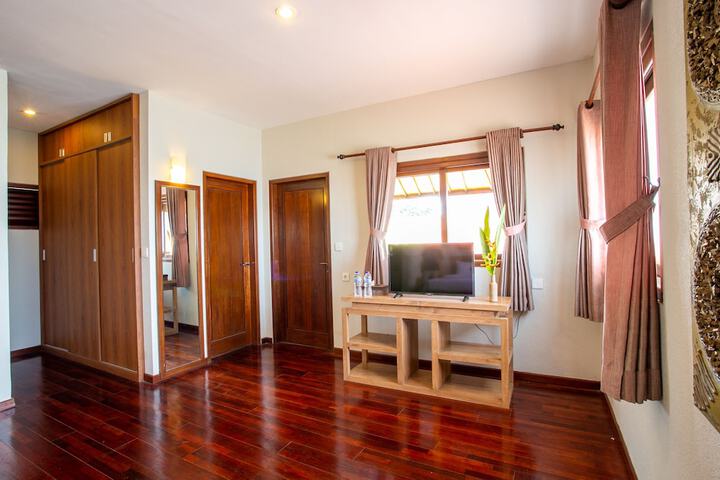 Room 16 of 70
