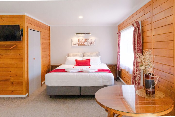 Room 27 of 108