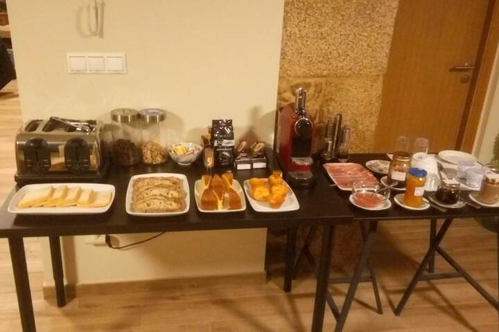 Dining 33 of 51