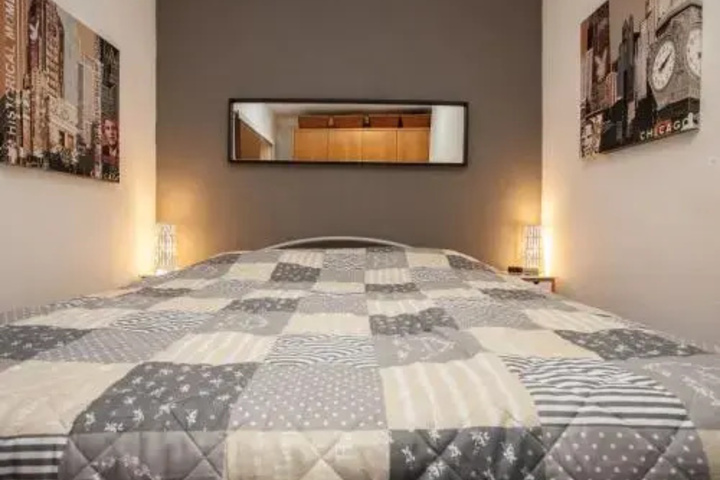 Room 2 of 16