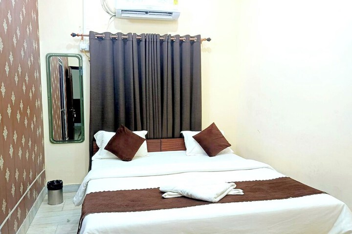 Room 4 of 24