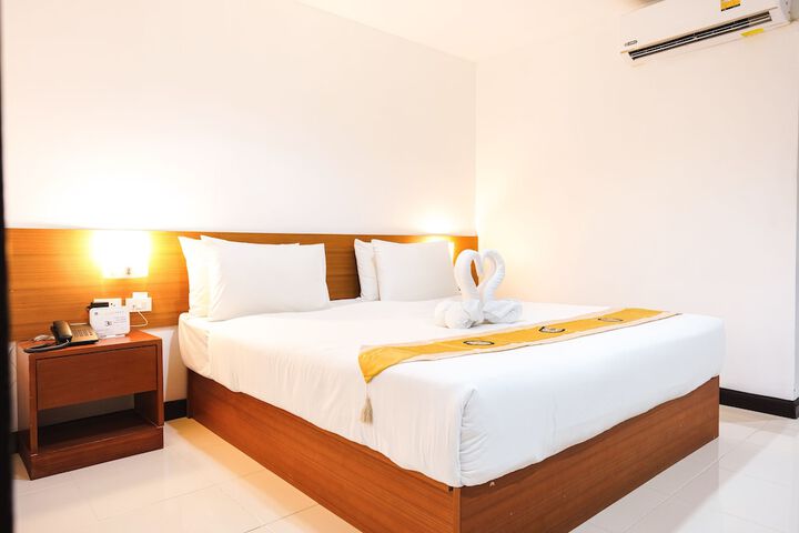 Room 20 of 33