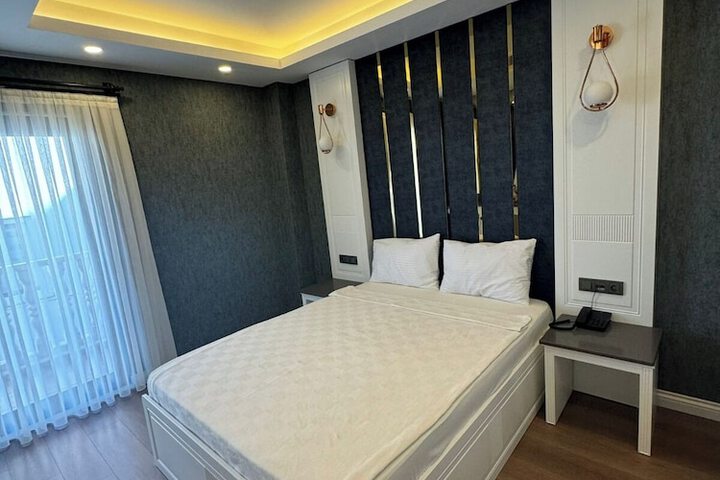 Room 4 of 36