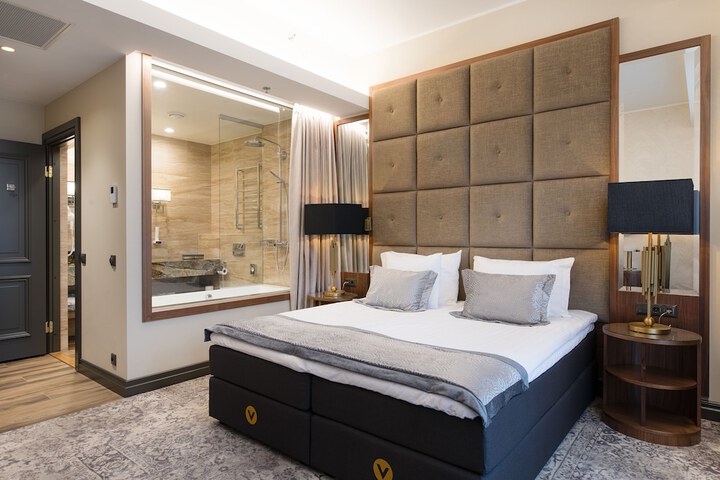 Room 14 of 78