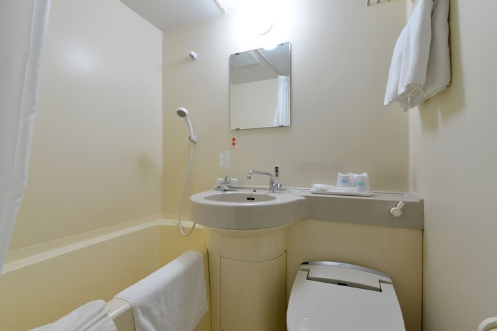 Room 11 of 26