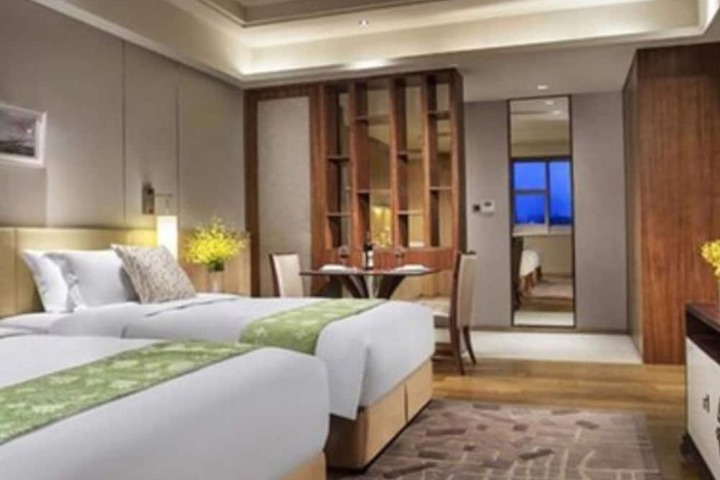 Room 7 of 25