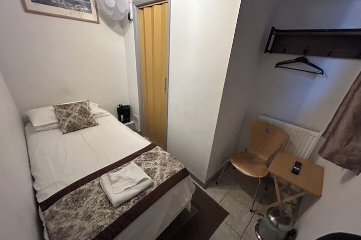 Room 20 of 118