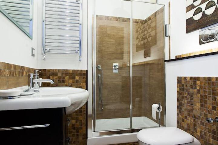 Room 14 of 26