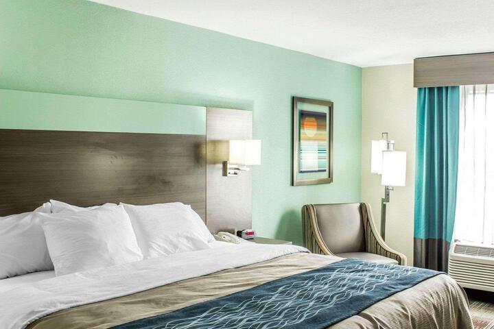 Standard King Bed Accessible (6 of 8)