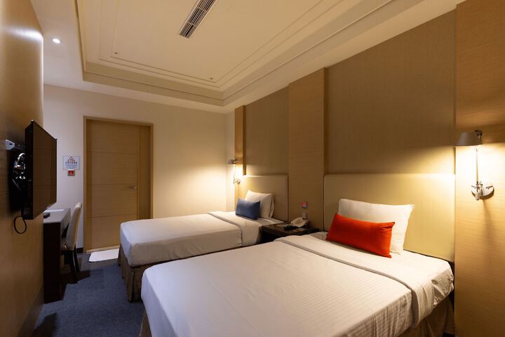 Room 21 of 57