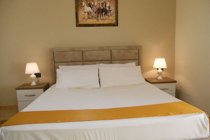 Room 4 of 41