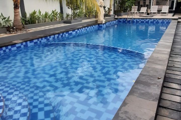 Pool 25 of 53