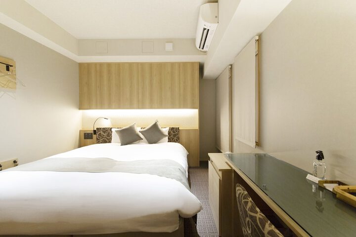Room 10 of 62