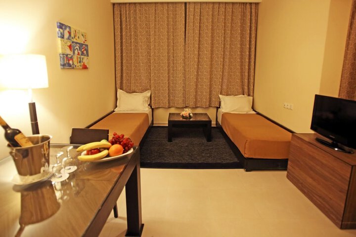 Room 16 of 113