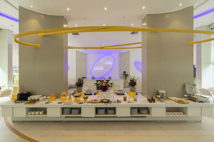 Breakfast buffet