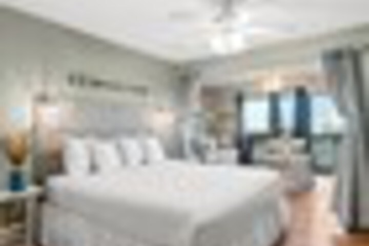 Room 14 of 156