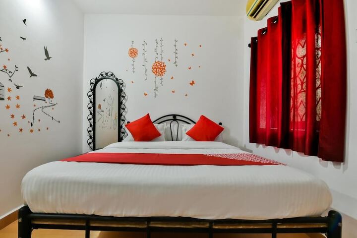 Room 2 of 4