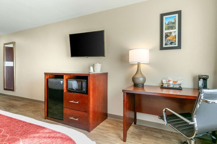 2 Queen Beds (4 of 7)