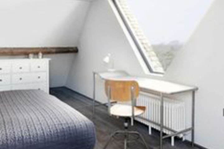 Room 21 of 34