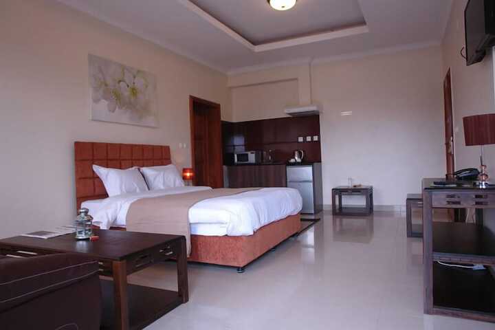 Room 9 of 42