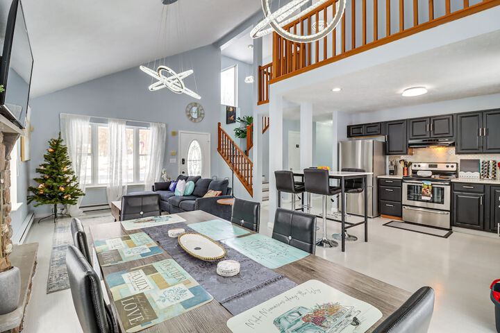 Long Pond Home w / Private Hot Tub & Game Room