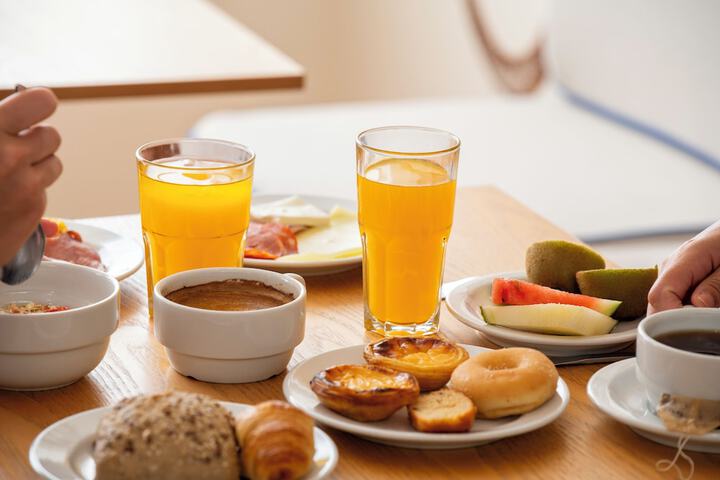 Breakfast/Coffee Service 36 of 46
