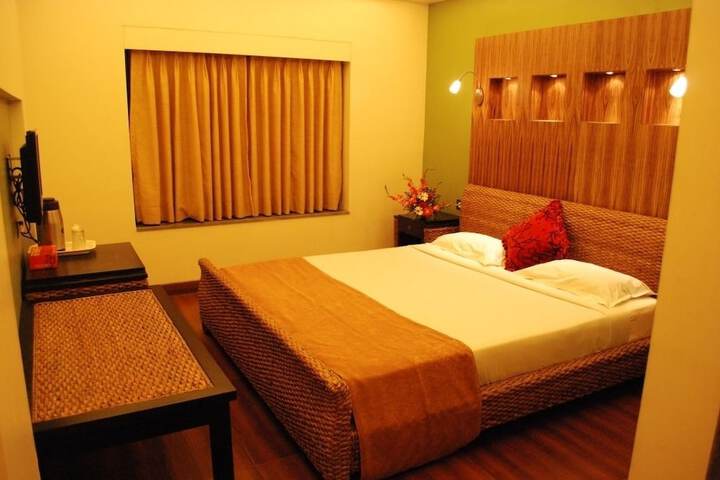 Room 2 of 23