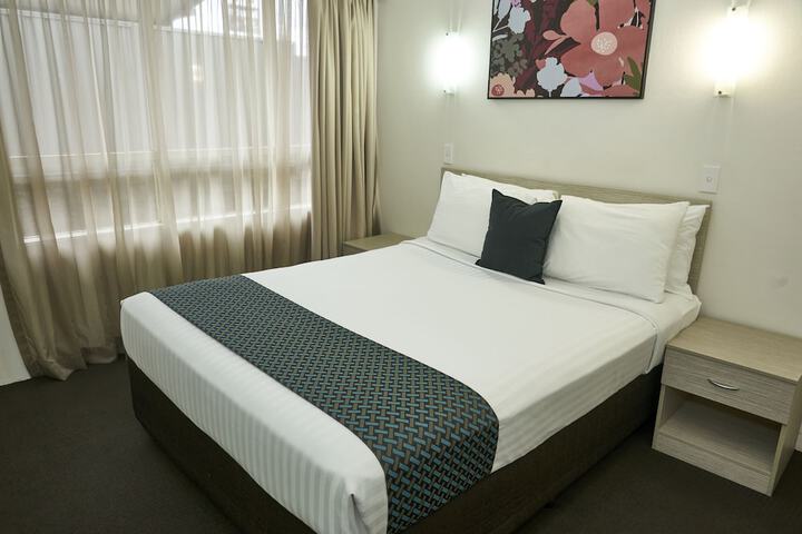 Room 5 of 33