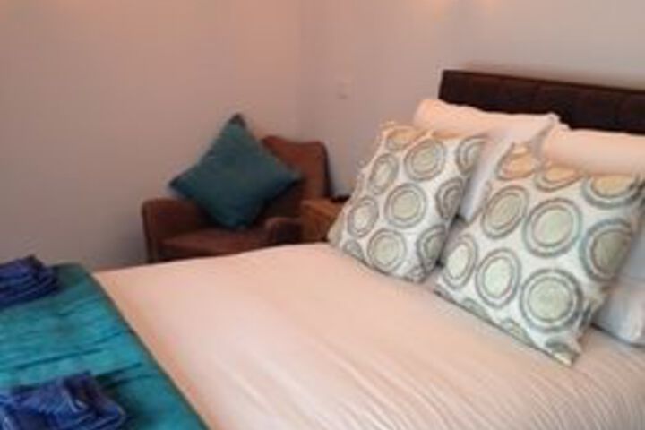 Room 8 of 12