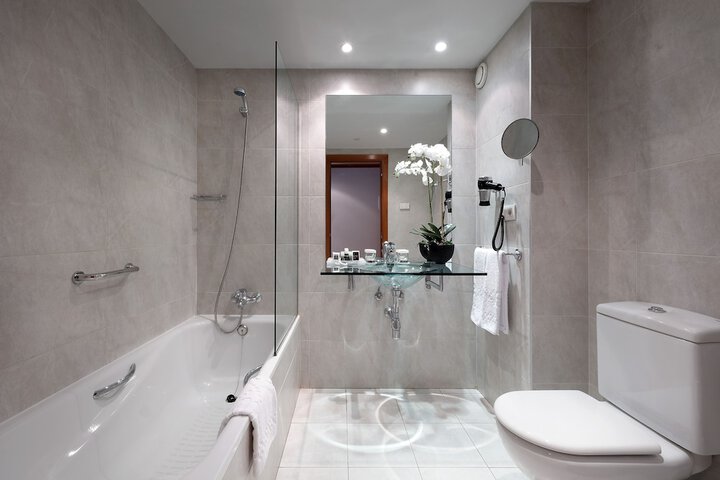 Clean Restrooms