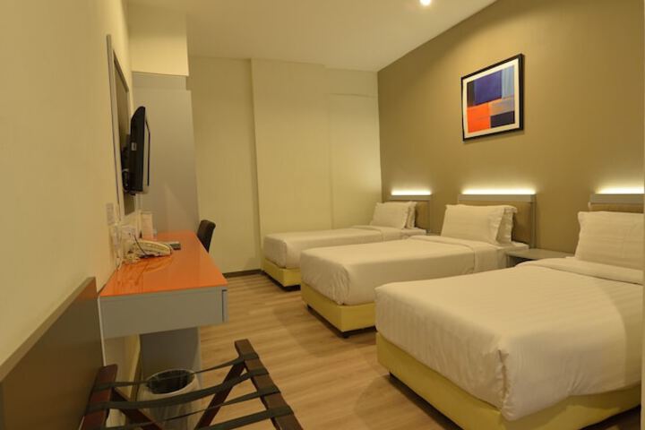 Room 13 of 78