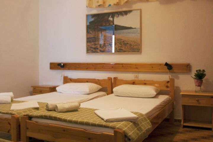 Room 5 of 115