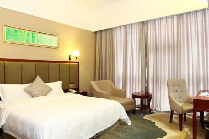 Room 8 of 20