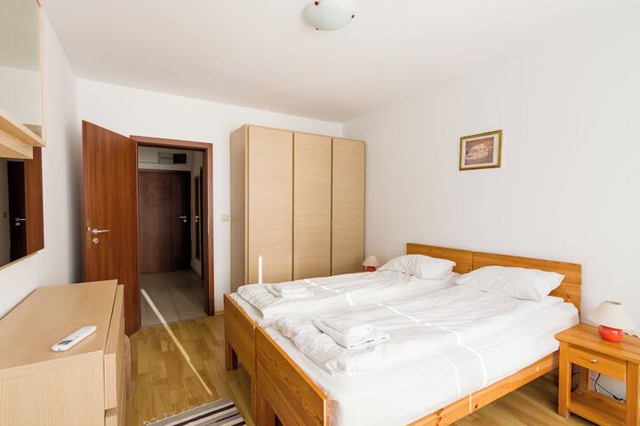 Room 7 of 44