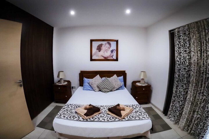 Room 34 of 82