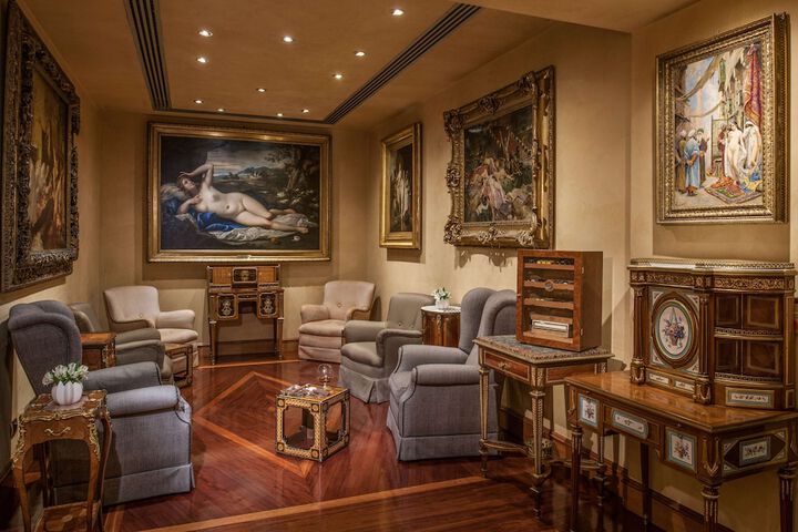Hotel Lobby