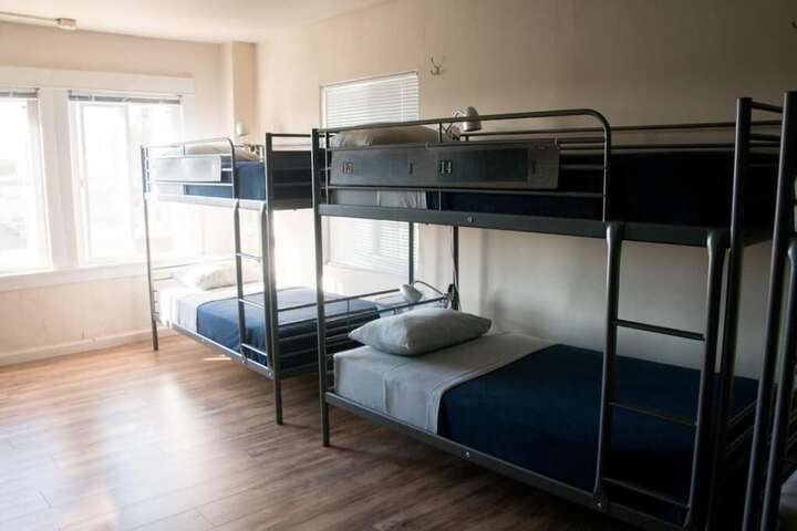 Room 8 of 32