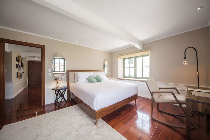 Room 9 of 115