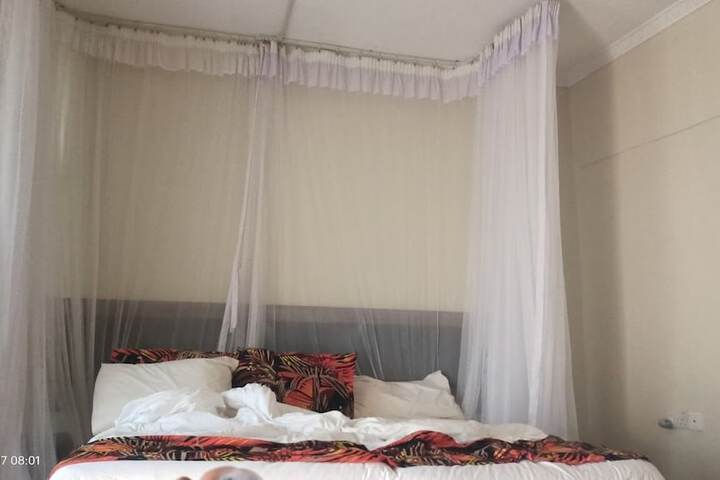 Room 7 of 44