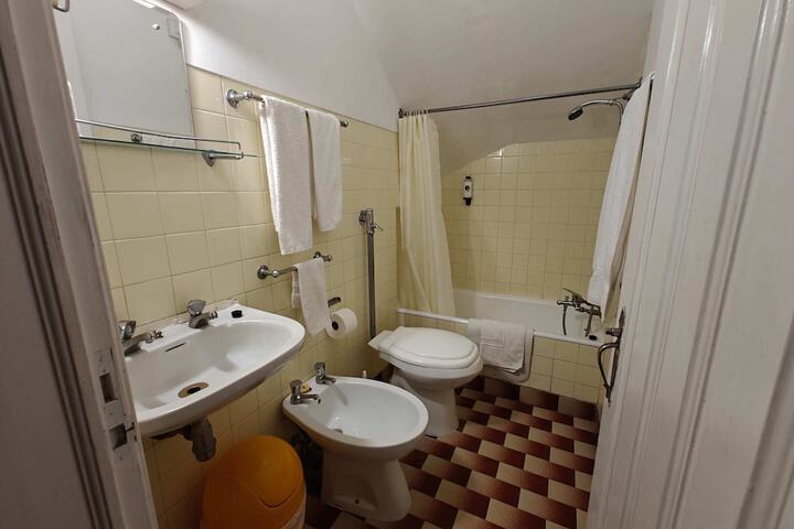 Room 115 of 141