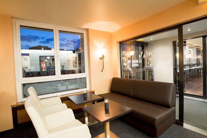 Entrance & Lobby