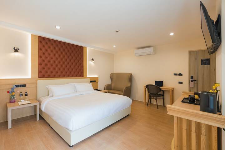 Room 8 of 29