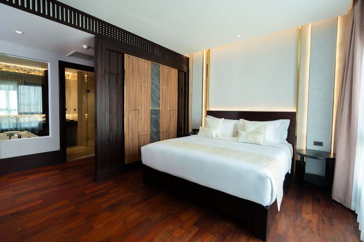 Room 7 of 125