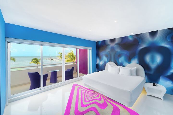 Room 44 of 126