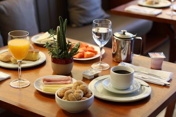 Breakfast/Coffee Service 28 of 48