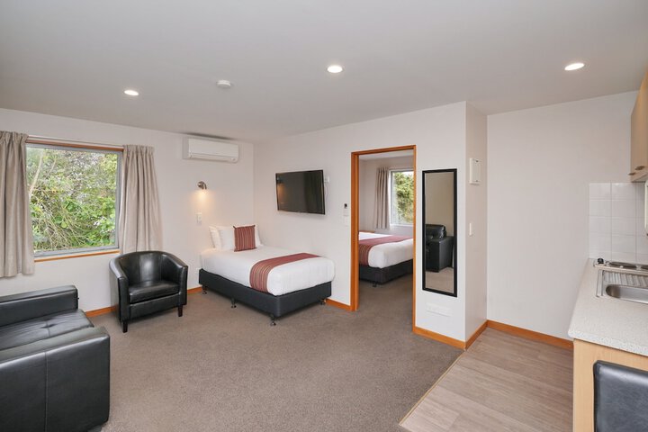 Room 32 of 45