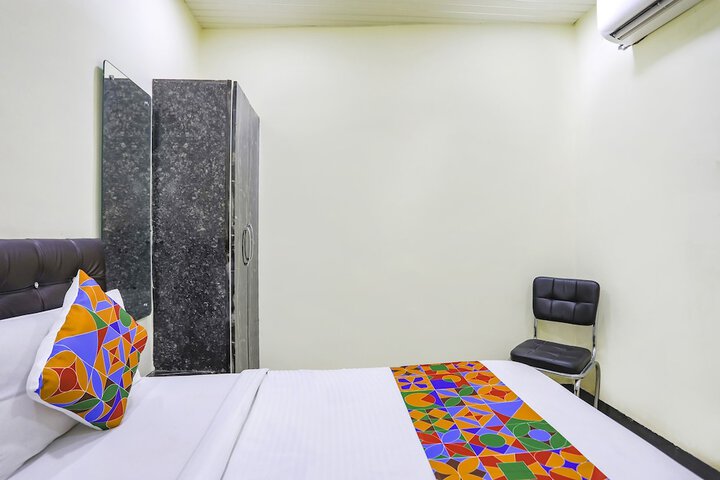 Room 25 of 28