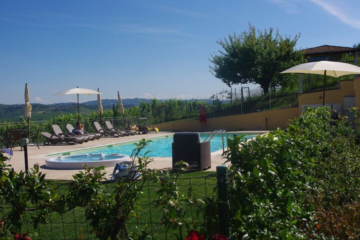 Hotel with Pool
