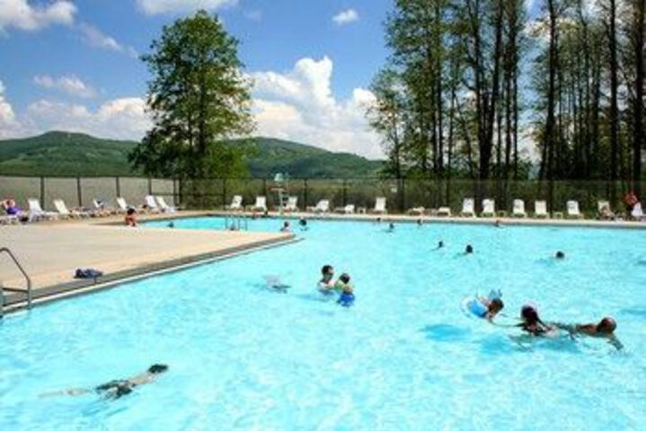 Pool 33 of 43