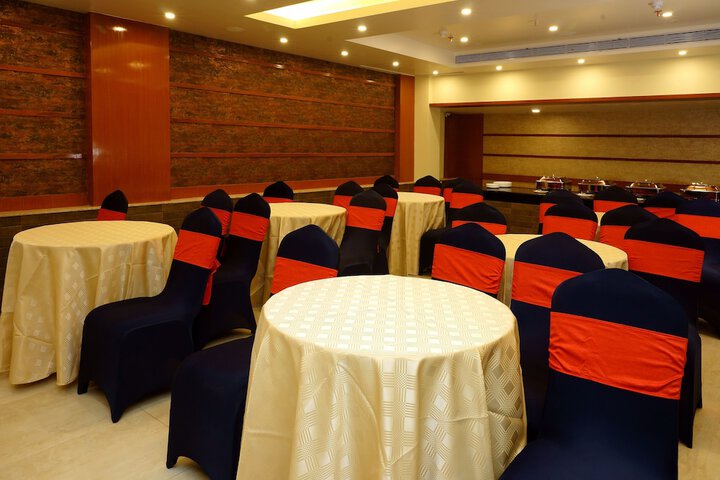 Ballroom/Hall 26 of 37